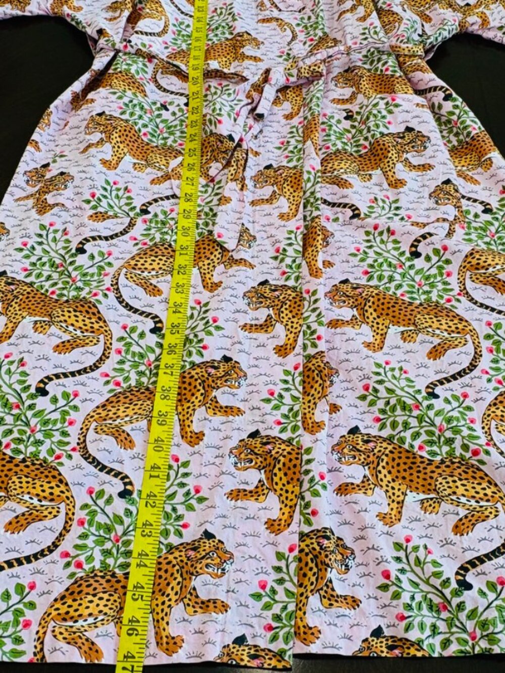 Printfresh Robe in Bagheera In Blush Tiger Print Size L/XL - Picture 10 of 11